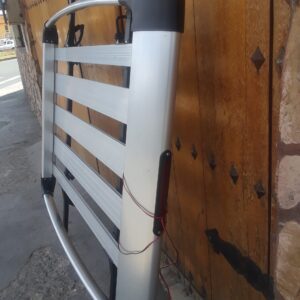 Parrilla de Aluminio AERORACK Con Luz De Stop