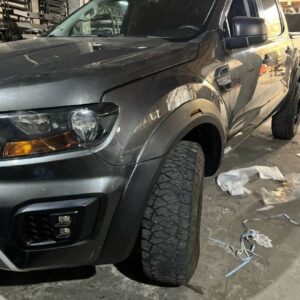 Faldones con luz negros para FORD RANGER 2012-2024